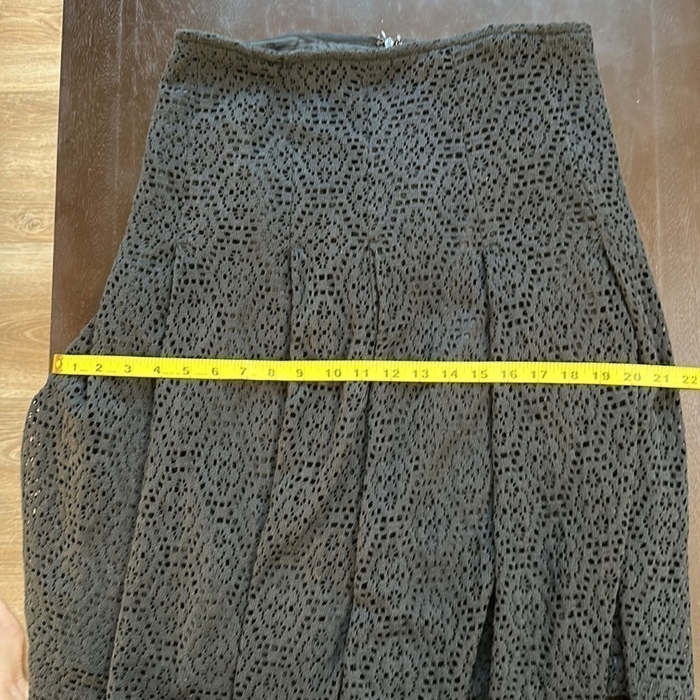 Crochet/lace overlay ruffle black skirt SZ 6 - Picture 7 of 9